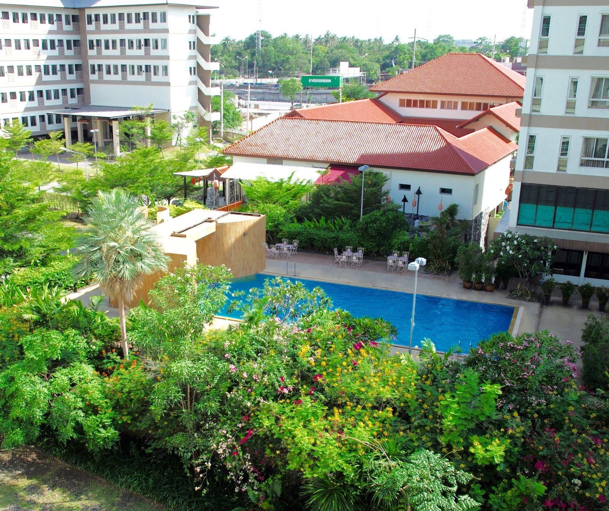 J. Park Hotel Chonburi Exterior photo