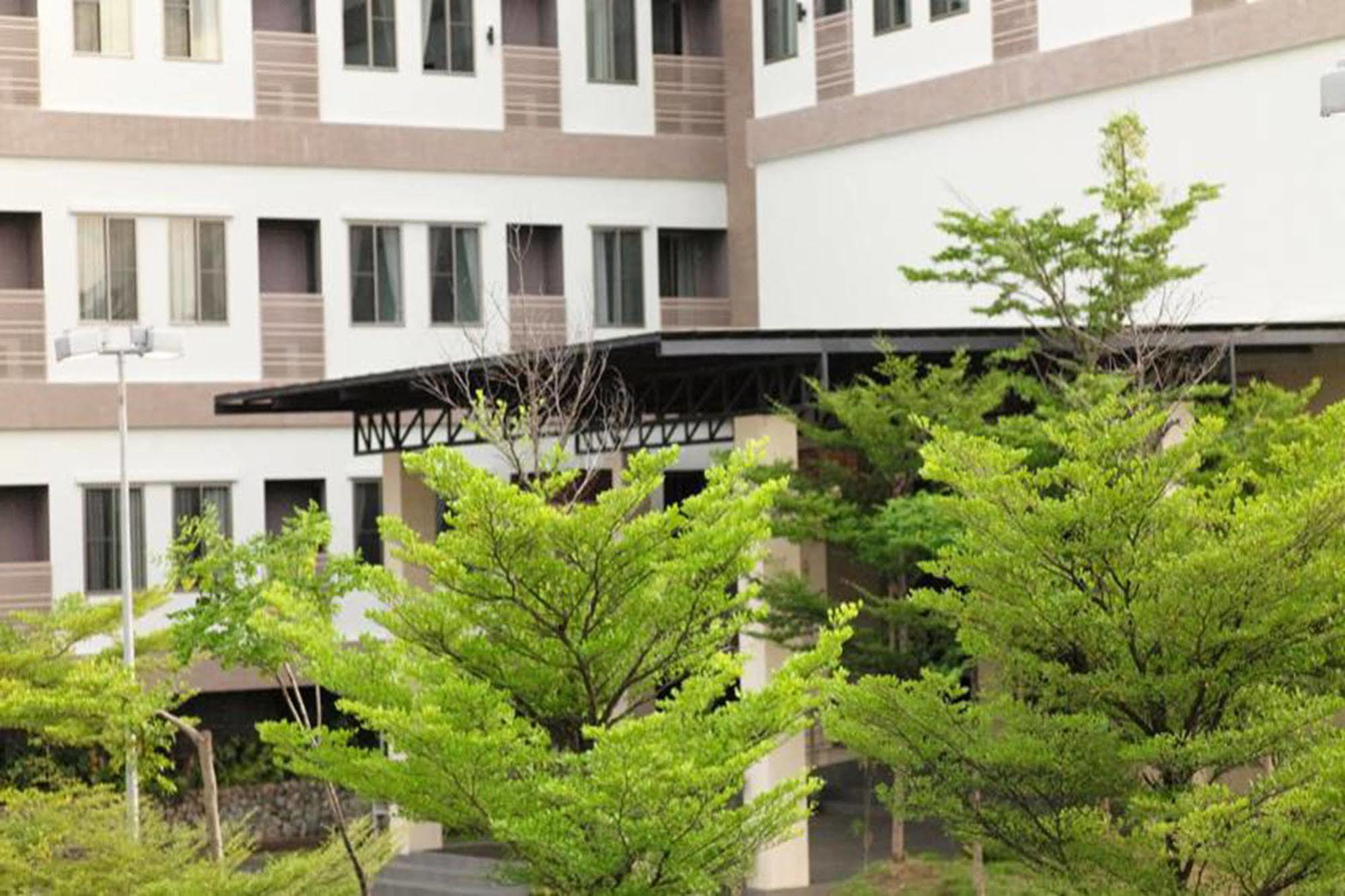 J. Park Hotel Chonburi Exterior photo