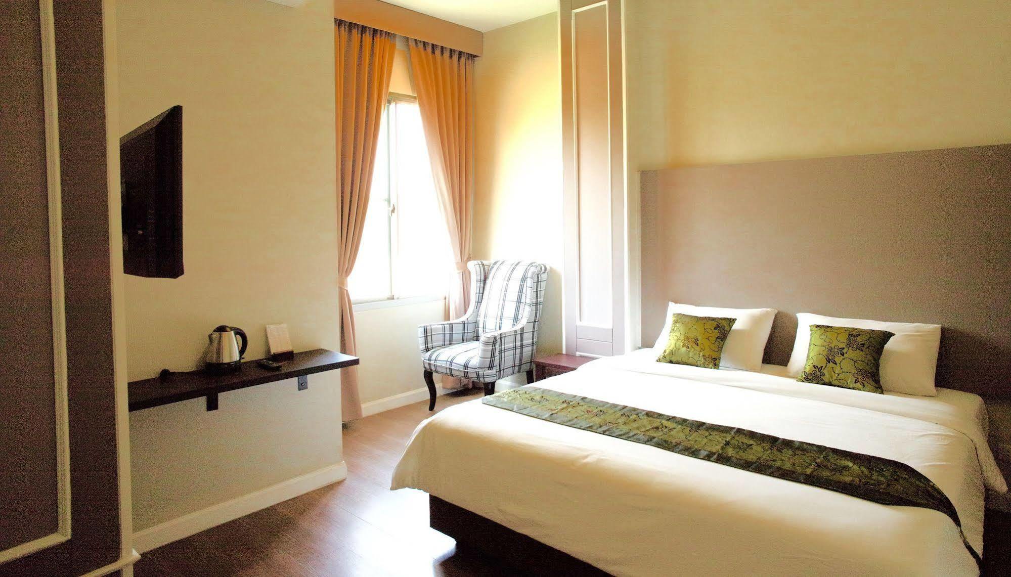 J. Park Hotel Chonburi Exterior photo